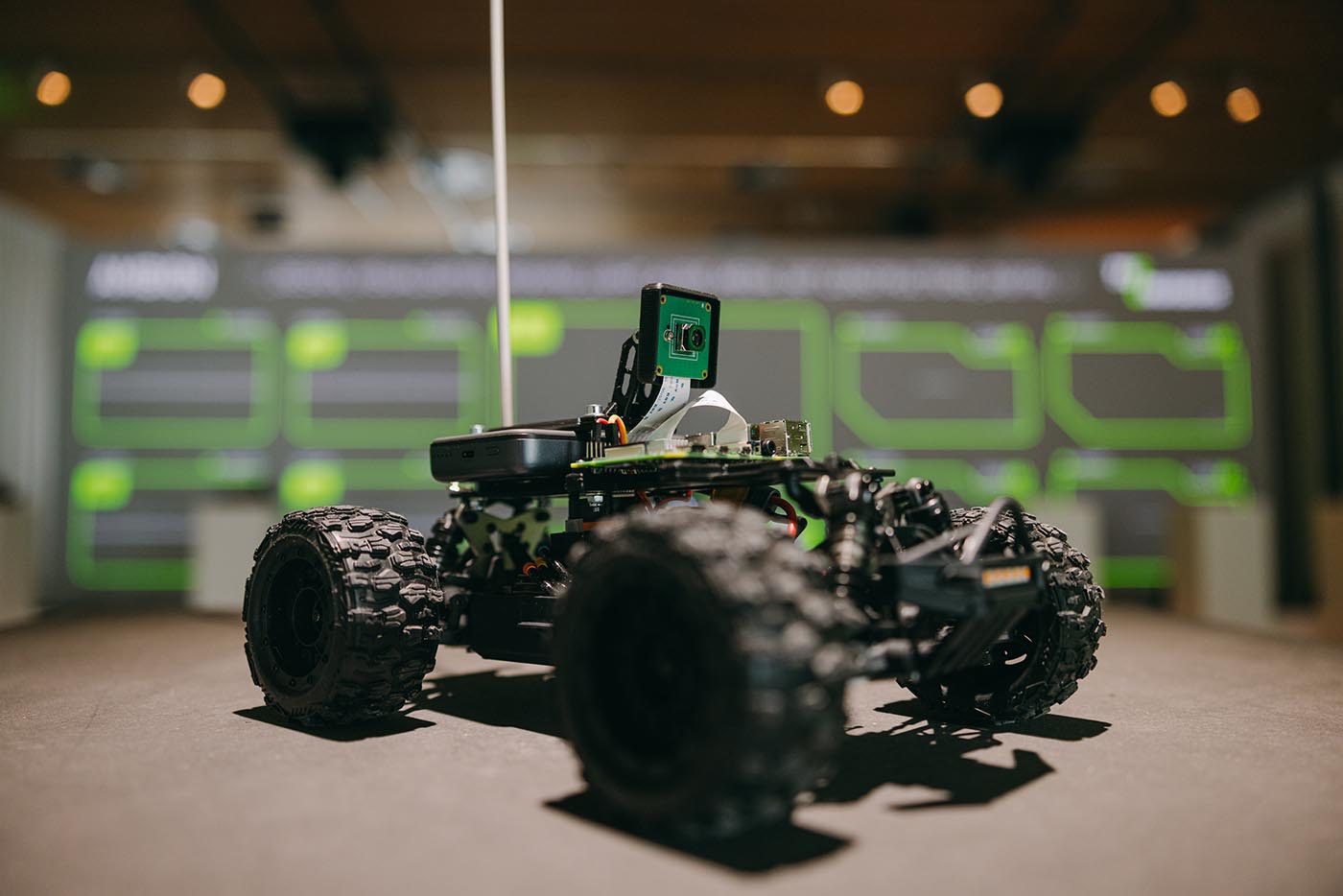 20260324-6ZBF-BERLIN-OFFENBLENDE-MB-081