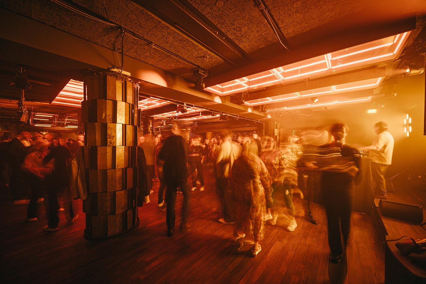 20260324-6ZBF-BERLIN-OFFENBLENDE-MB-654